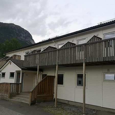 Kinsarvik Hostel Экстерьер фото